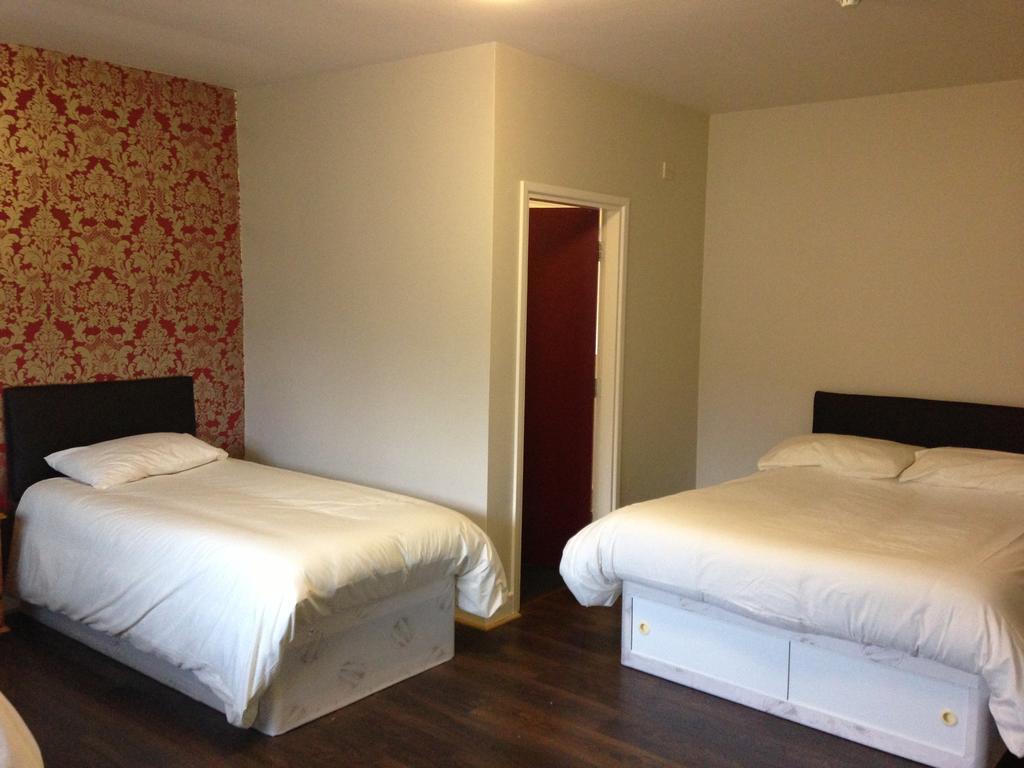 The Norfolk Arms, Chapeltown Hotel Sheffield Room photo
