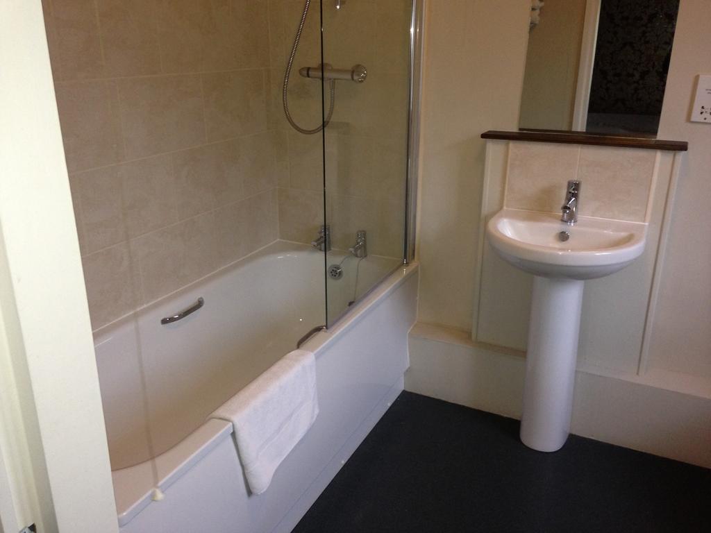 The Norfolk Arms, Chapeltown Hotel Sheffield Room photo